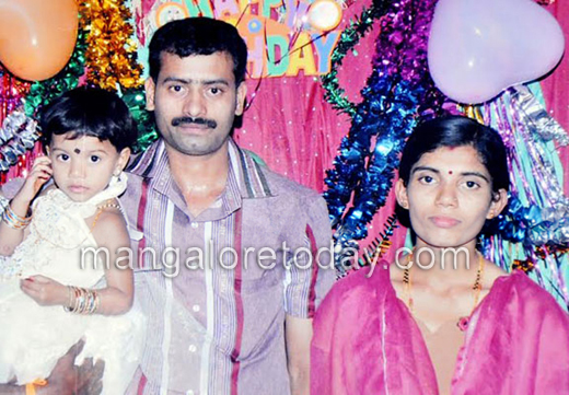 Housewife jumps into well with 3 yr old kid in Kundapur
